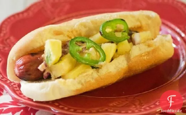 Mexikanische Hot Dogs mit Ananas-Salsa