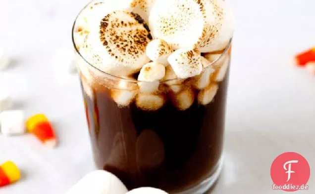 Spike-Geröstetes Marshmallow-Halloween-Root Beer