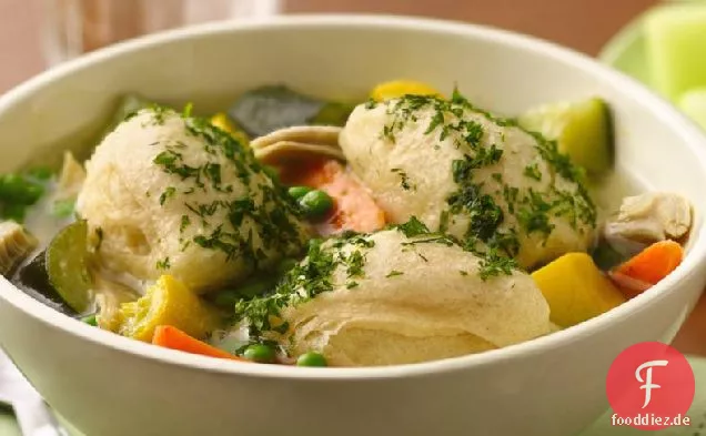 Sommer Hühnersuppe mit Keks Knödel