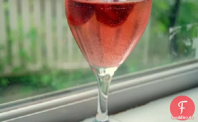 Weißwein-Erdbeer-Sangria