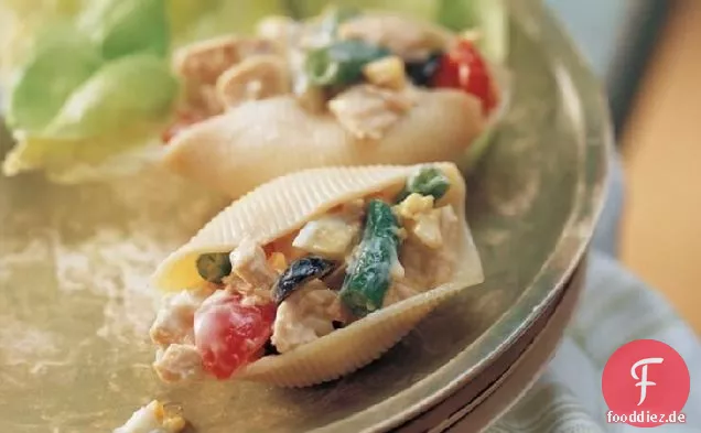Caesar Thunfischsalat in Nudelschalen