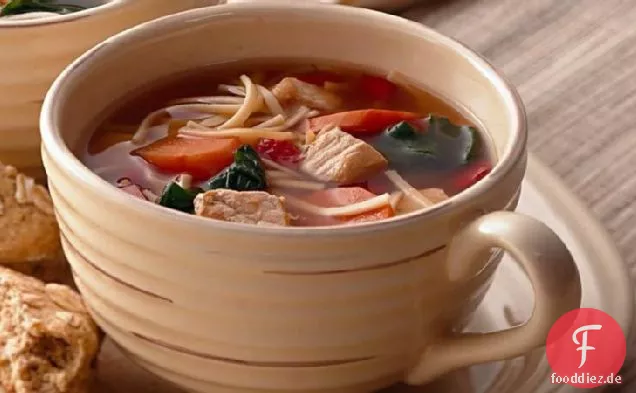 Asiatische Schweinefleisch-Nudelsuppe