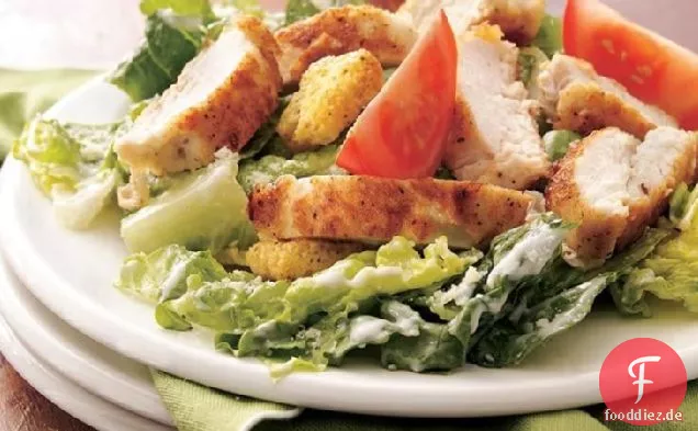 Knuspriger Hühnchen-Caesar-Salat