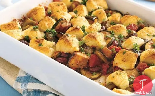 Crescent-gekrönt Ratatouille-Auflauf
