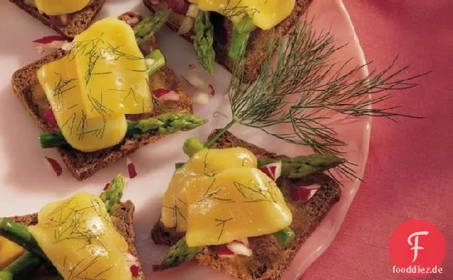 Gebratener Spargel und Gouda-Canapés