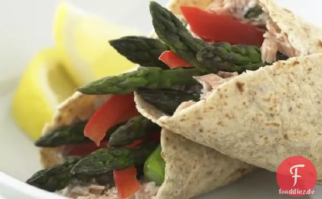 Gesundheit: Zitronige Spargel- und Räucherlachs-Wraps