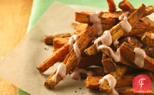 Cajun Süßkartoffel-Pommes mit Joghurt-Dip-Sauce