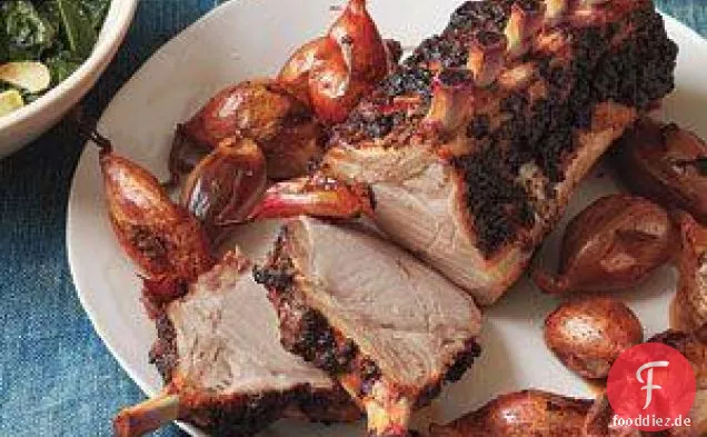 Senf-Krusten Schweinebraten mit Schalotten und Weinsauce Rezept
