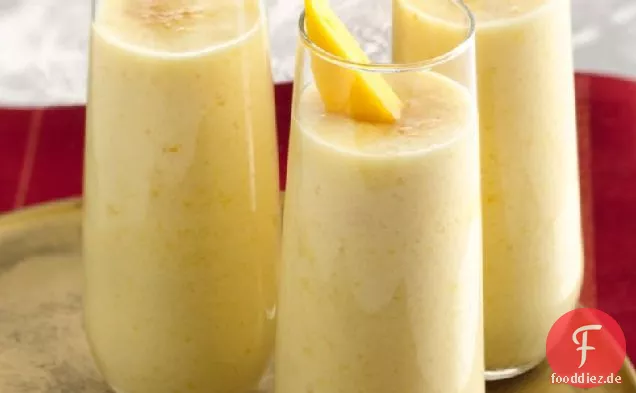 Laktosefrei Pfirsich-Mango Lassi