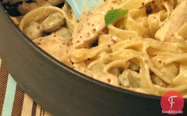 Tagliatelle mit Saubohnen, Huhn, Senf und Minze