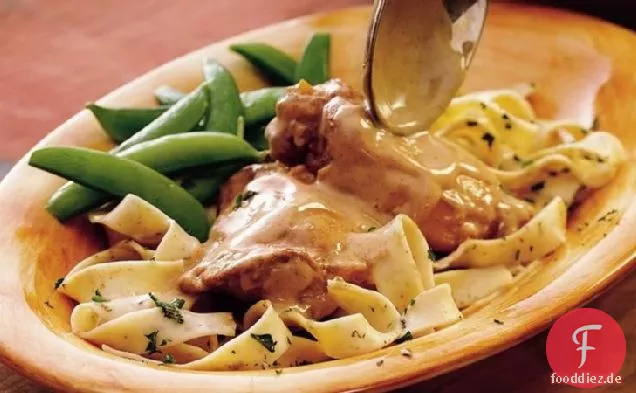 Slow-Cooker-Hähnchen mit cremiger Paprikasauce