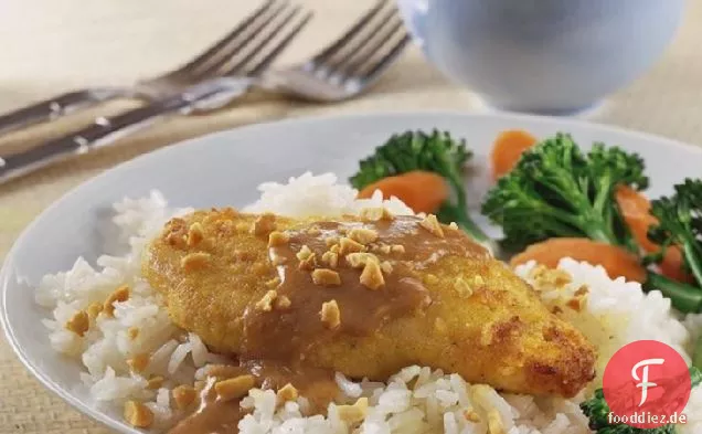 Thailändisches Huhn mit würziger Erdnusssauce