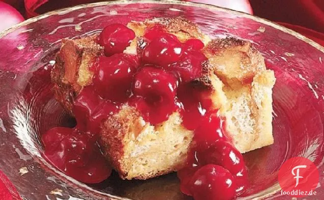 Übernachtung Eierlikör Brotpudding mit Kirsch-Bourbon-Sauce