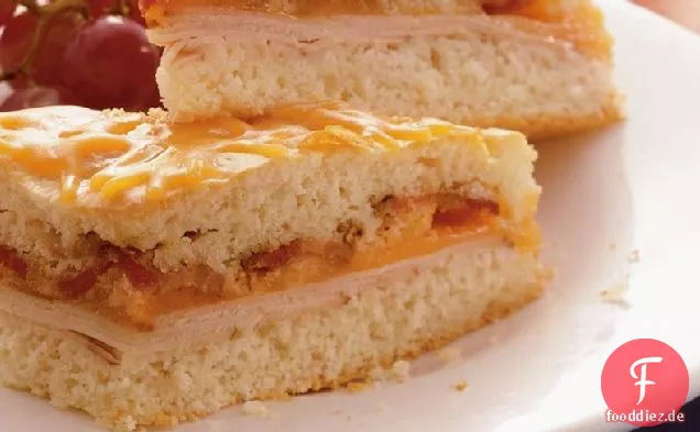 Gebackener Truthahn, Cheddar und Speck Sandwich