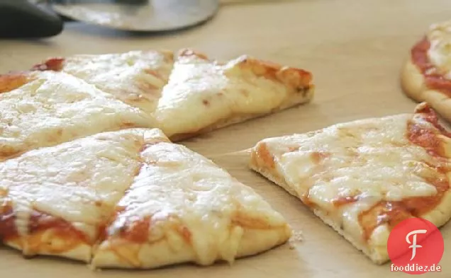 Machen Sie Ihre eigene Fladenbrot-Pizza