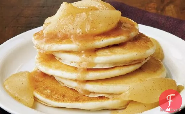 Birne-Spitze Buttermilch-Pfannkuchen