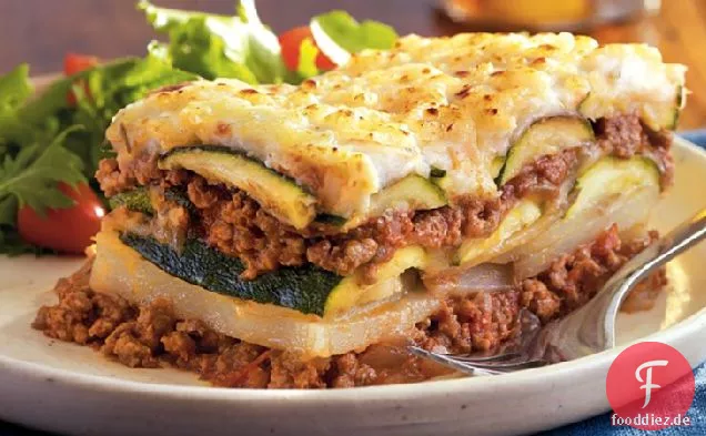 Geschichtete Zucchini Ragu Backen