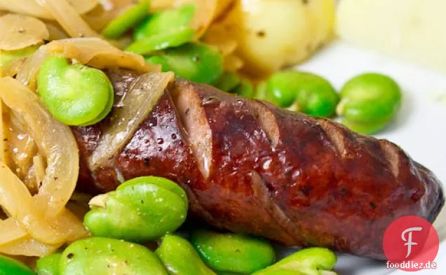 Kielbasa mit süßen Zwiebeln & Limabohnen