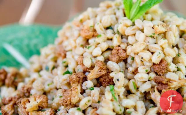 Farro und gerösteter Blumenkohlsalat