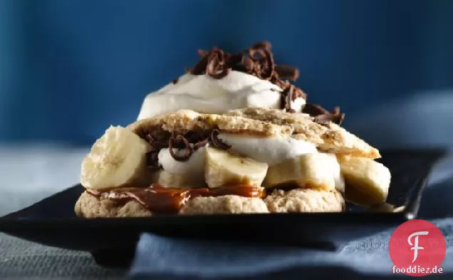 Pekannuss-Zimt-Shortcakes mit Bananen und Dulce de Leche