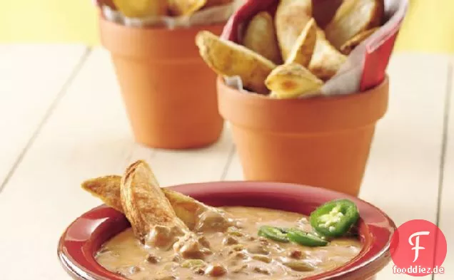 Chili-Käse-Dip und Kartoffel-Wedges
