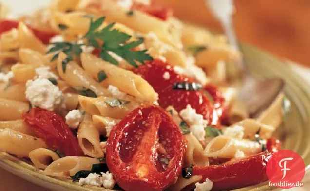 Mostaccioli mit gerösteten Tomaten und Knoblauch (Kochen für 2)