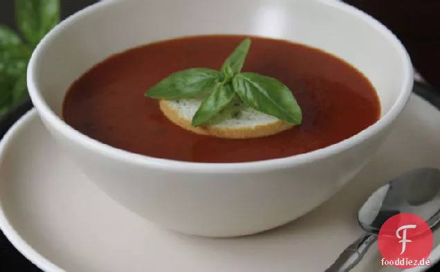 Dressed-Up-Tomaten-Basilikum-Suppe
