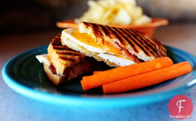 Huhn Speck Ranch Panini