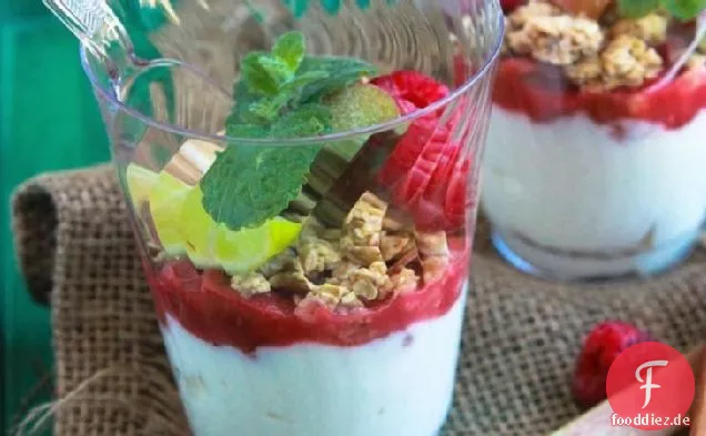 Himbeer-Rhabarber-Parfaits