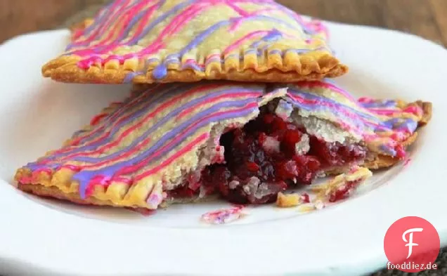 Beeren-Rhabarber Blatt-Kuchen