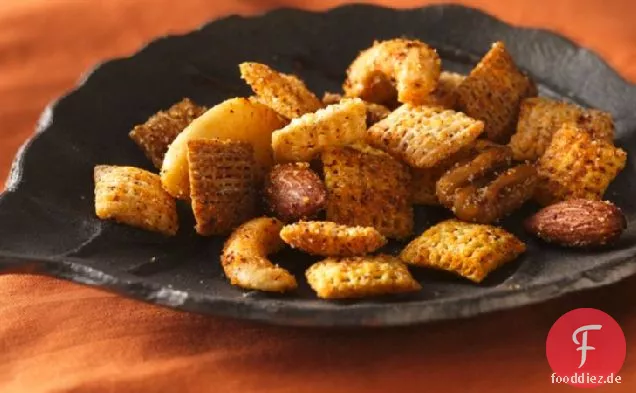 Gewürzte Nüsse und Chex® Mix