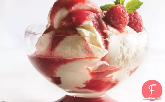 Zitrone Bayerische Sahne mit Himbeersauce