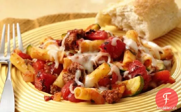 Gebackene Ziti mit Feuer gerösteten Tomaten