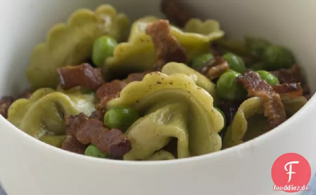 Tortellini mit Speck und Erbsen