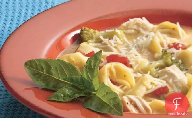 Hühnchen-Brokkoli-Tortellini-Suppe