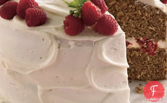 Gewürzkuchen mit Himbeerfüllung und Frischkäse-Zuckerguss