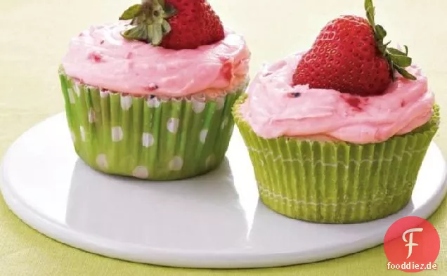Limetten-Cupcakes mit Erdbeer-Frischkäse-Zuckerguss