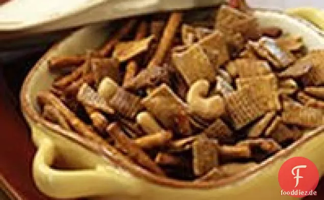 Süßer und herzhafter Snack-Mix