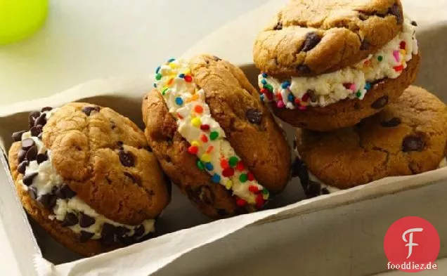 Glutenfreie Chocolate Chip Cookie Eis Sandwiches