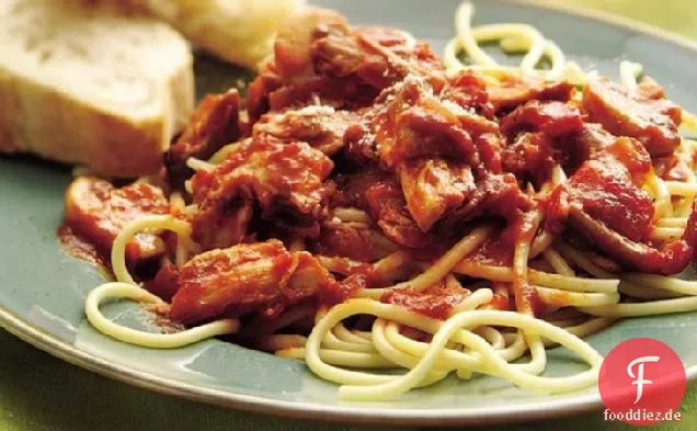 Slow-Cooker Chunky Schweinefleisch und Pilz-Spaghetti-Sauce