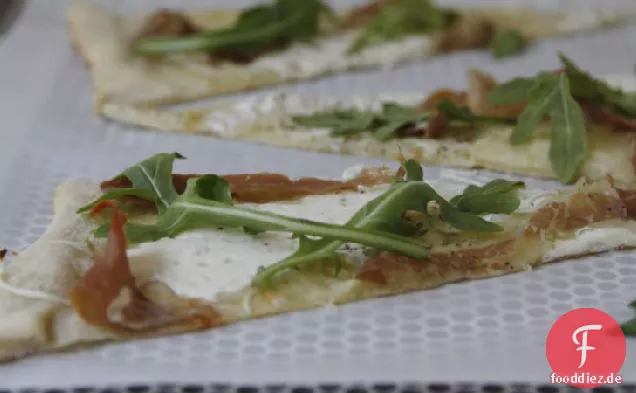 Prosciutto und Mozzarella Fladenbrot Pizza