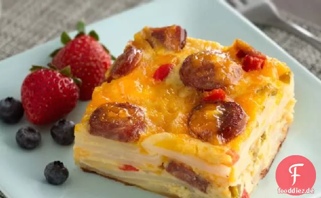 Machen Sie eine Wurst Kartoffel Ei backen