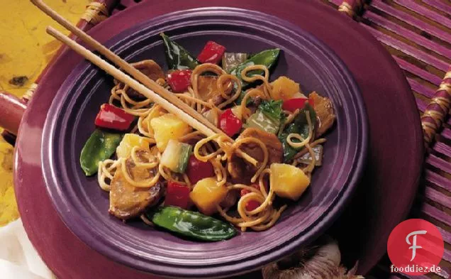 Chinesisches Schweinefleisch und Pasta