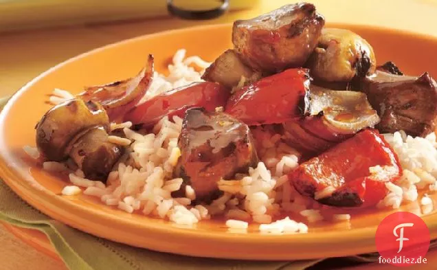 Gegrillte Bourbon-glasierte Rindfleisch-Kabobs