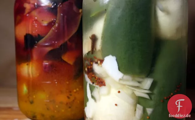 Eingelegte Eier Mit Jalapenos