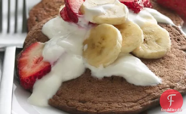 Schokoladenpfannkuchen mit Erdbeeren