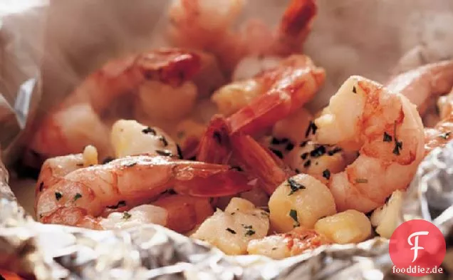Gegrillte Herbed Meeresfrüchte Folie Packs
