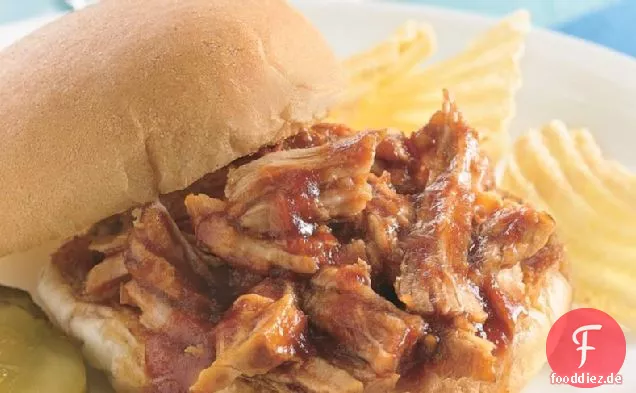 Slow-Cooker Pulled Pork mit Root Beer Sauce