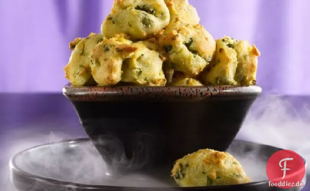 Flauschige Herbed Vorspeise Puffs