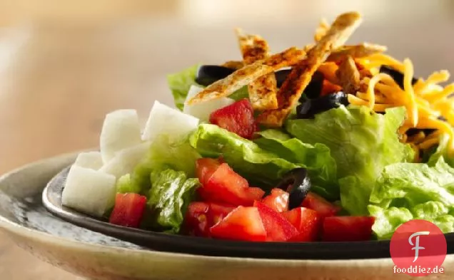Santa Fe Salat mit Tortilla-Strohhalme